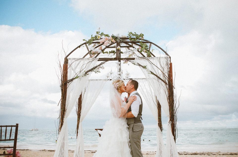 Tory and Nicholas on their amazing wedding at Now Larimar